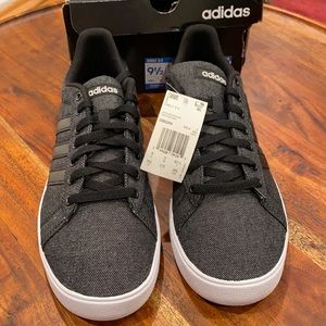 Adidas skateboard daily 2.0 men’s size 9 1/2